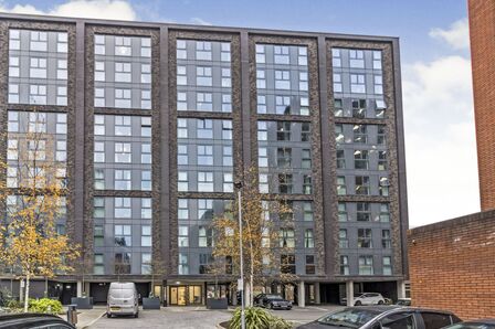 Talbot Road, 2 bedroom  Flat to rent, £1,350 pcm