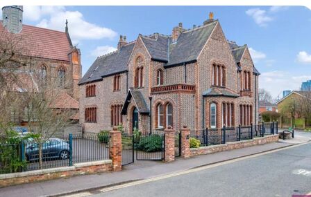 Hulton Street, 1 bedroom  Flat to rent, £1,250 pcm