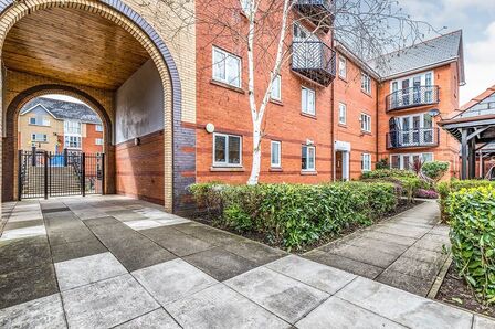 St. Lawrence Quay, 2 bedroom Flat to rent, &pound;1,150 pcm