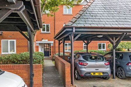 Winnipeg Quay, 2 bedroom Flat to rent, &pound;1,250 pcm