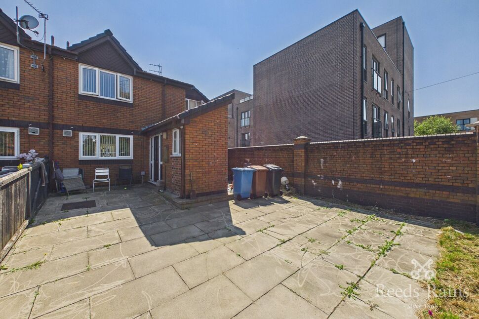 Main image of 3 bedroom End Terrace House for sale, Ledbrooke Close, Salford, M5