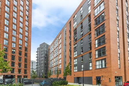 3 bedroom Flat for sale