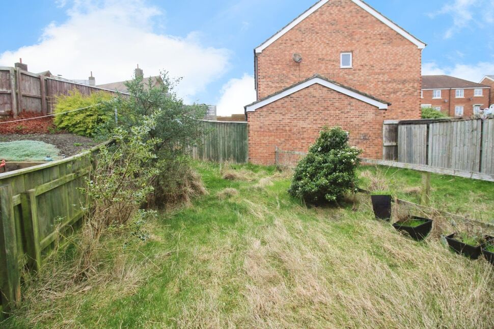 2 bedroom Mid Terrace House for sale, Orwell Gardens, Stanley, DH9 £