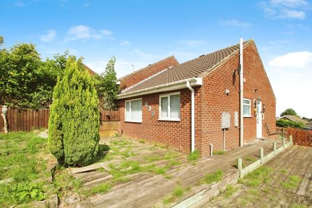 Kinross Drive, 2 bedroom Semi Detached Bungalow for sale, £70,000