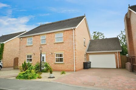 St. Johns Mews, 4 bedroom Detached House for sale, £340,000