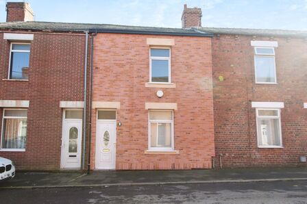 2 bedroom Mid Terrace House to rent