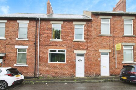 3 bedroom Mid Terrace House for sale