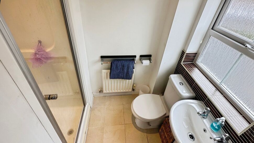 En-Suite Bathroom