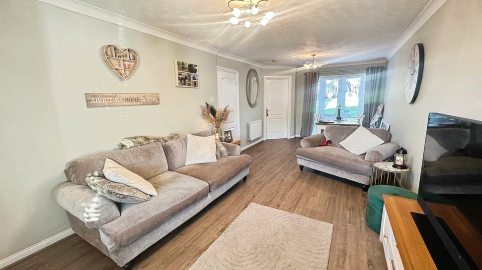 Lounge / Dining Room