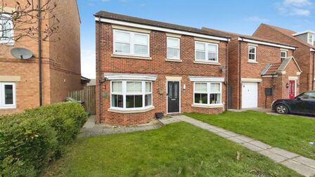 4 bedroom Detached House for sale