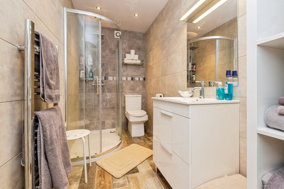 En-Suite Bathroom