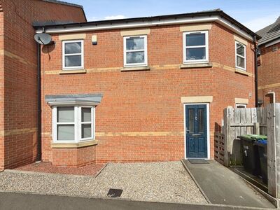 2 bedroom Mid Terrace House for sale