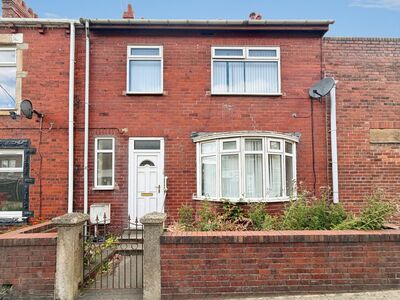 Park Road, 3 bedroom Mid Terrace House for sale, &pound;79,950