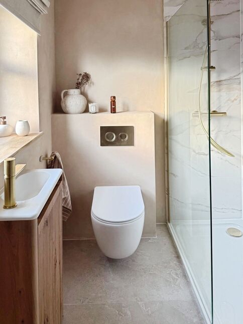 En-Suite Bathroom 1