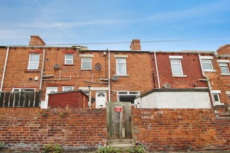 3 bedroom Mid Terrace House for sale