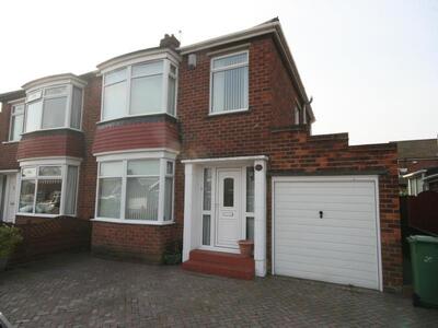 3 bedroom Semi Detached House to rent
