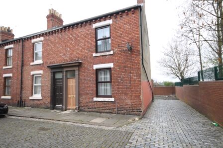 Bute Street, 2 bedroom Mid Terrace House to rent, £550 pcm