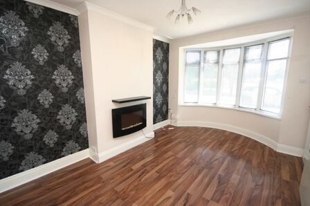 Eric Avenue, 3 bedroom Mid Terrace House to rent, £675 pcm