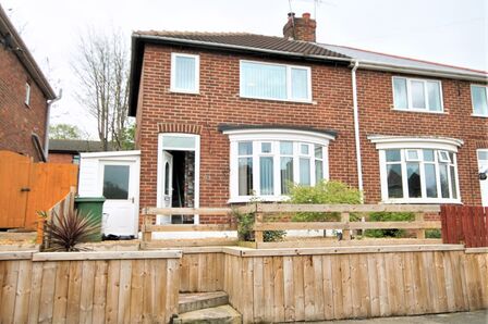 2 bedroom Mid Terrace House to rent