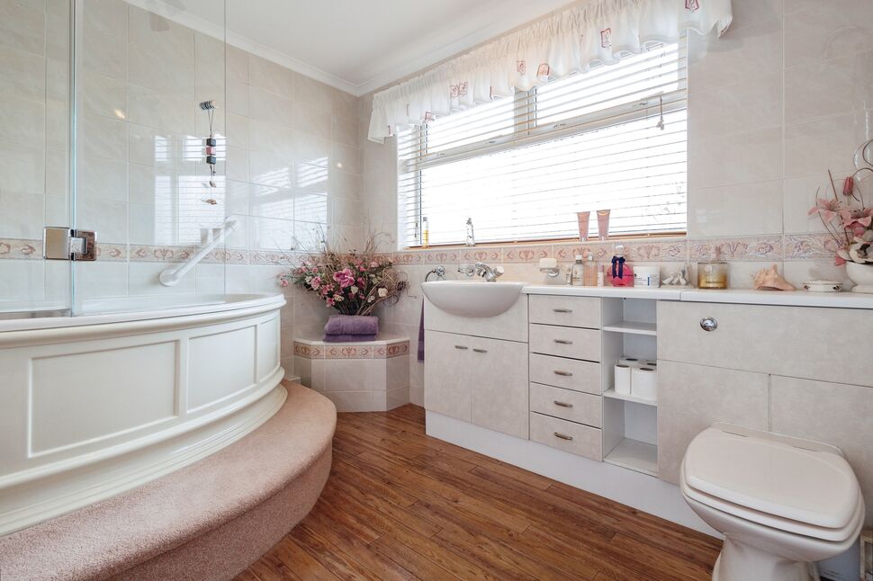 3 bedroom Semi Detached House for sale, Rimswell Road, StocktononTees, TS19 £180,000