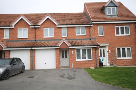 Mulberry Wynd, 3 bedroom Mid Terrace House for sale, £170,000