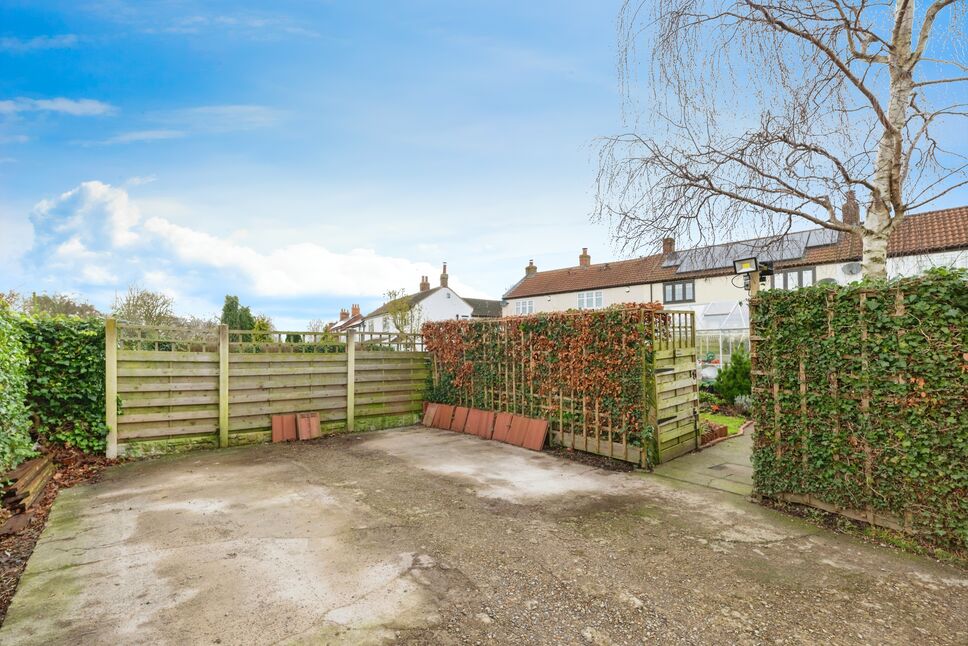 2 bedroom Mid Terrace Property for sale, Carlton, StocktononTees, TS21 £180,000