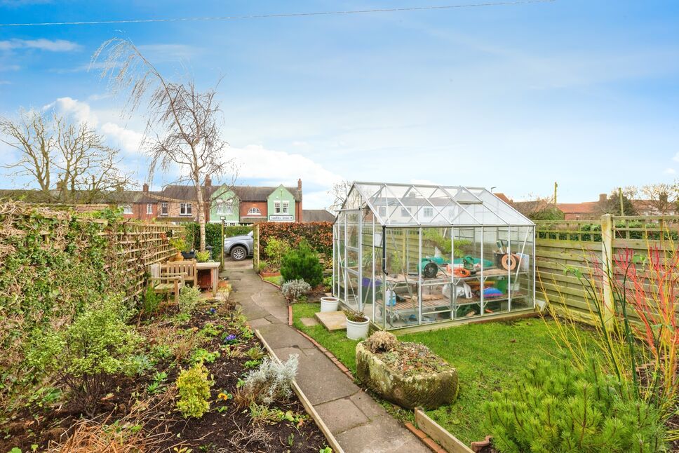 2 bedroom Mid Terrace Property for sale, Carlton, StocktononTees, TS21 £180,000