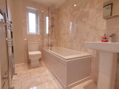 2 bedroom End Terrace House to rent