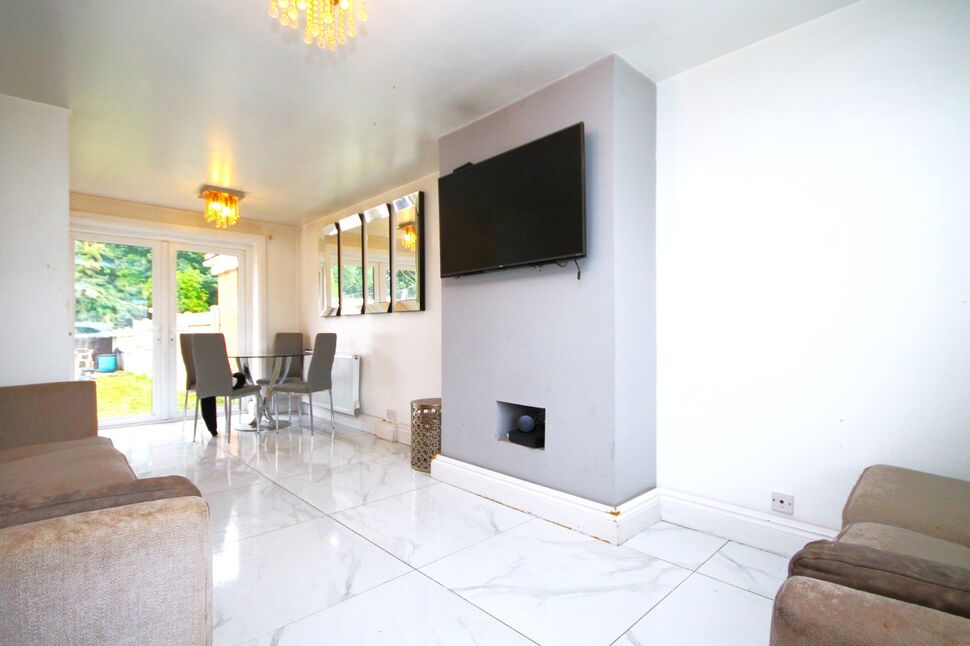 Lounge / dining room