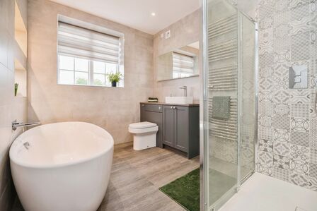 3 bedroom Mid Terrace House for sale