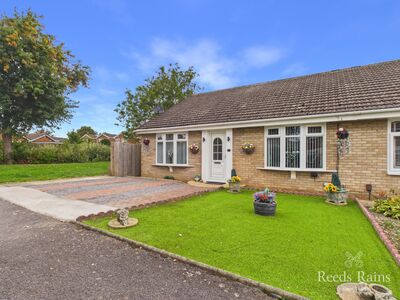 Croxton Close, 3 bedroom Semi Detached Bungalow for sale, &pound;190,000