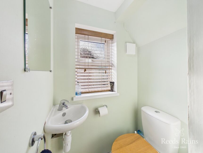Cloakroom / WC