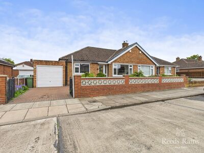 2 bedroom Semi Detached Bungalow for sale