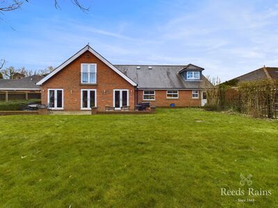 Letch Lane, 4 bedroom Detached House for sale, £585,000