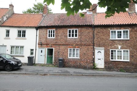Enterpen, 3 bedroom Mid Terrace House for sale, £165,000