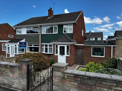 Harrowgate Lane, 3 bedroom Semi Detached House for sale, £150,000