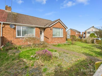 Muker Grove, 2 bedroom Semi Detached Bungalow for sale, £190,000