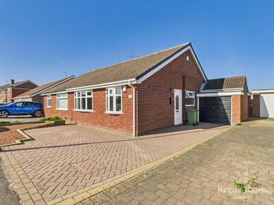 2 bedroom Semi Detached Bungalow for sale