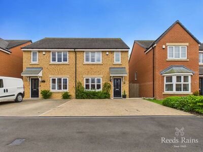 3 bedroom Semi Detached House for sale