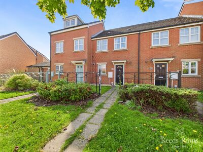 3 bedroom Mid Terrace House for sale