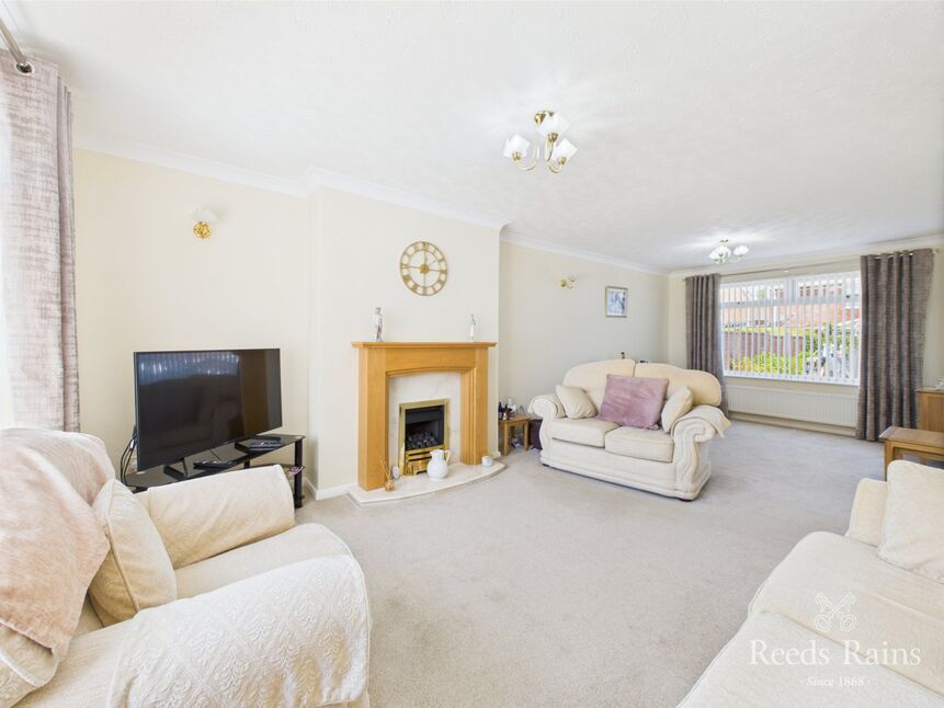 Lounge / Dining Room