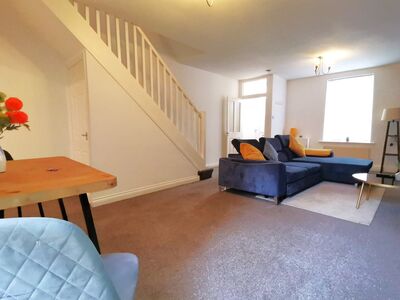 3 bedroom Mid Terrace House for sale