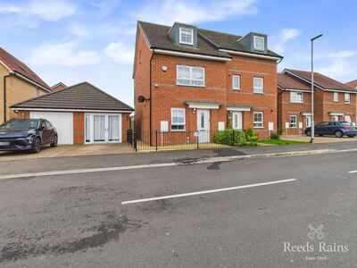 4 bedroom Semi Detached House for sale