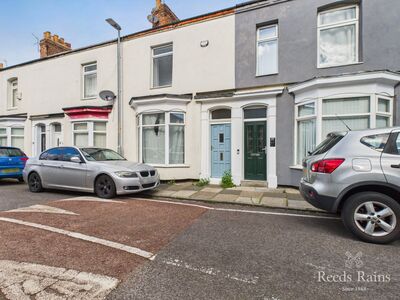 2 bedroom Mid Terrace House to rent