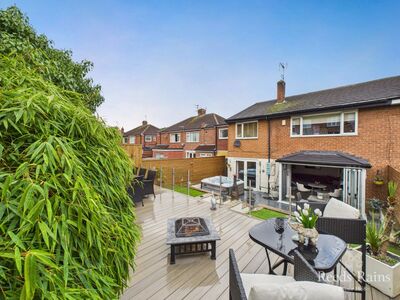 4 bedroom Semi Detached House for sale