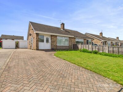 2 bedroom Semi Detached Bungalow for sale
