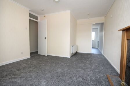 Bramley Parade, 1 bedroom  Flat to rent, £550 pcm