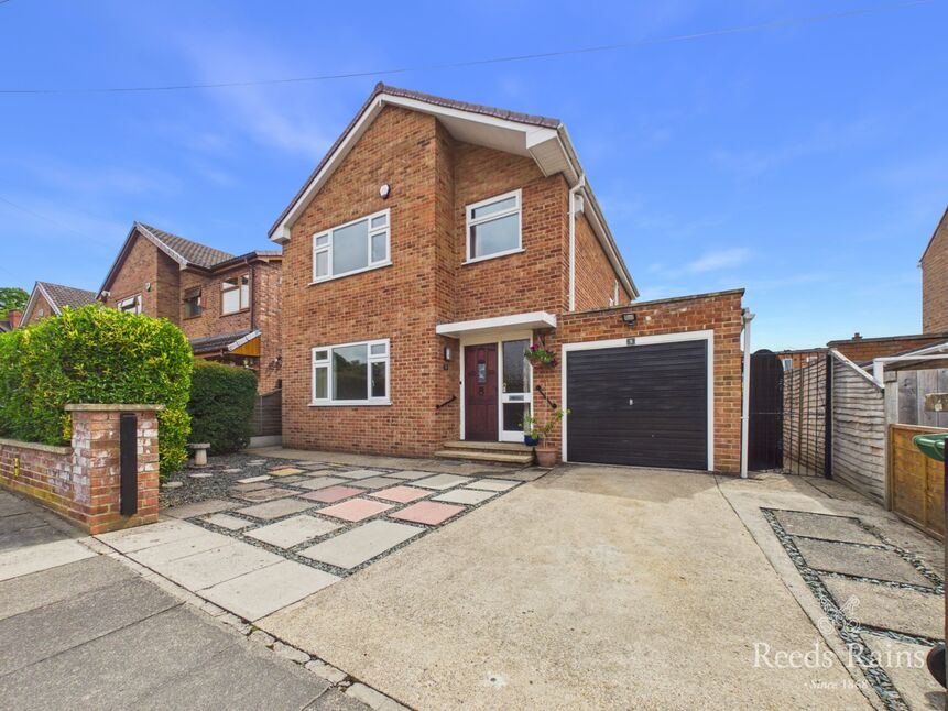 Main image of 3 bedroom Detached House for sale, Willowdene Avenue, Stockton-on-Tees, Durham, TS18