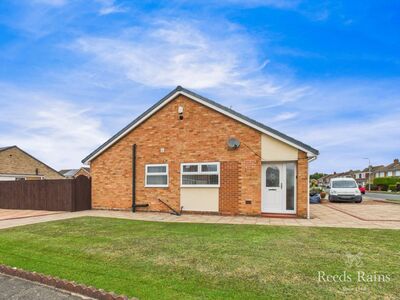 2 bedroom Semi Detached Bungalow for sale