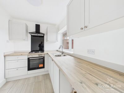 South Road, 3 bedroom Semi Detached House to rent, £850 pcm